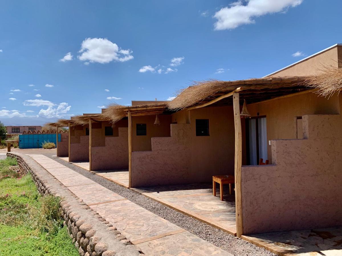 Tiunur Lodge Solor Bagian luar foto