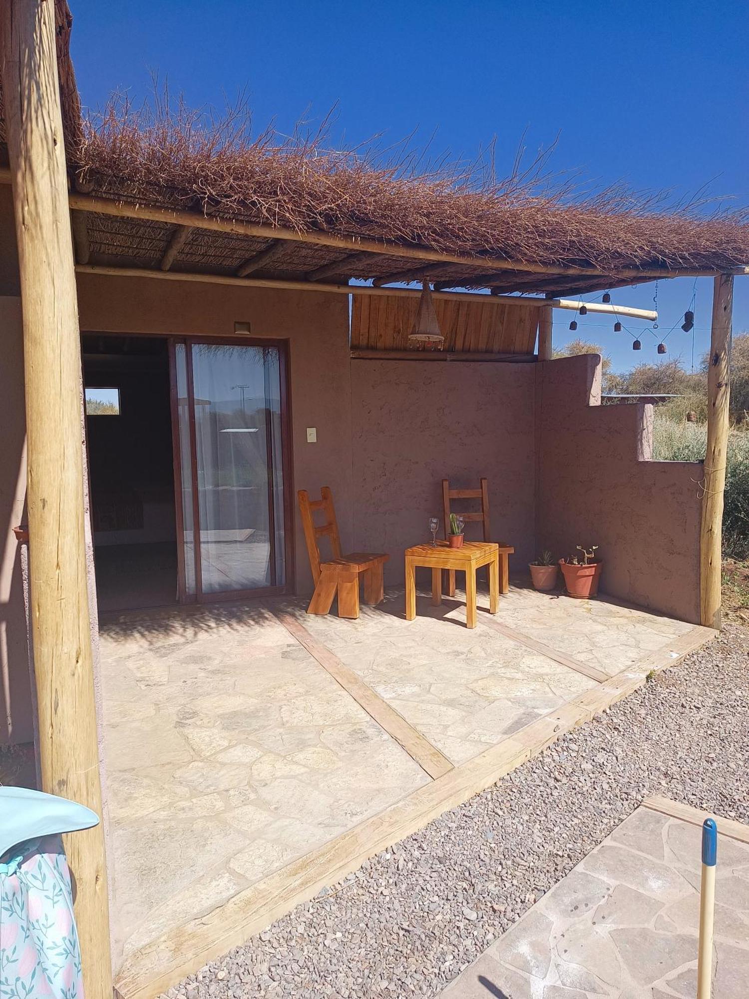 Tiunur Lodge Solor Bagian luar foto