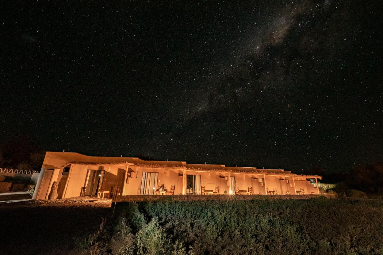 Tiunur Lodge Solor Bagian luar foto